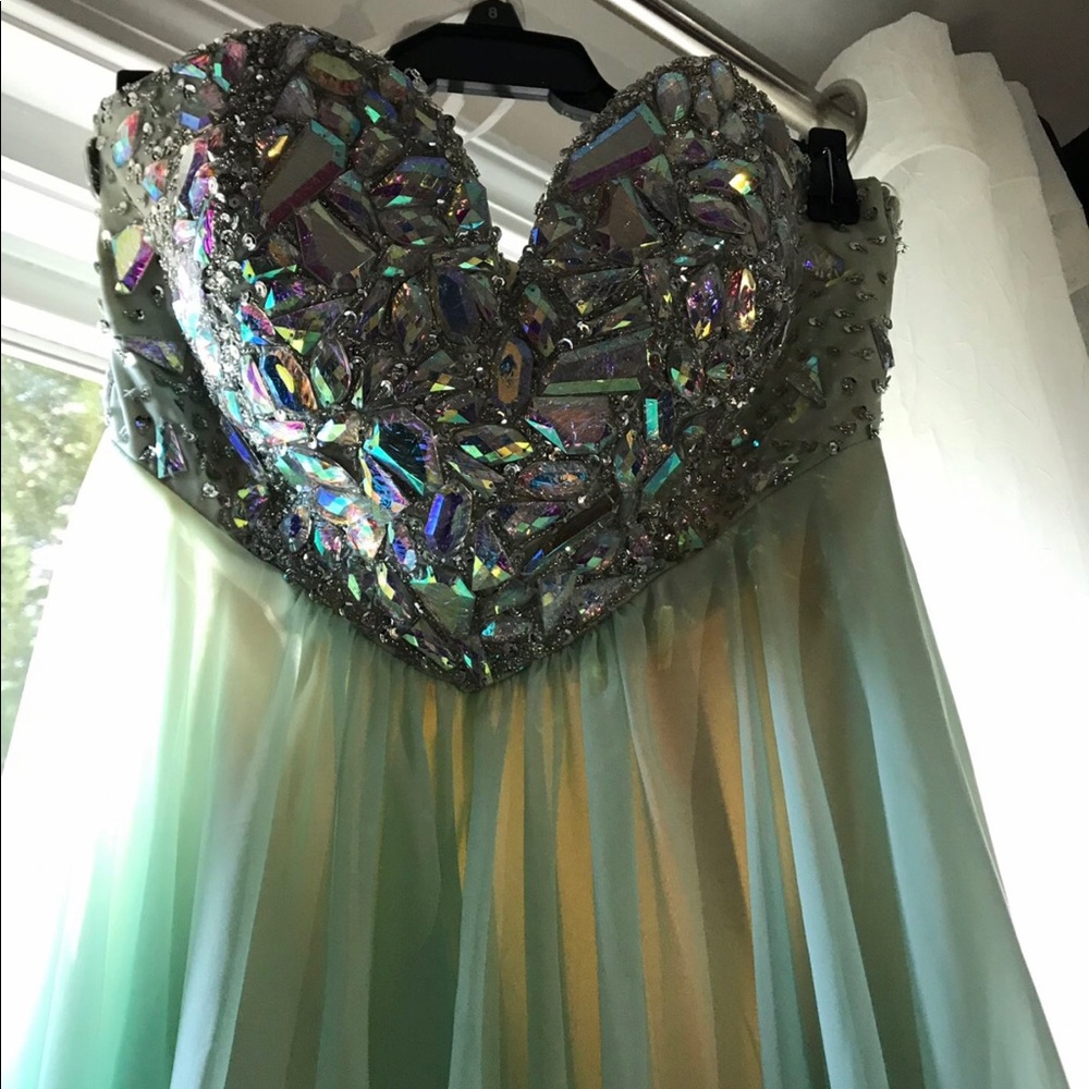 Dress - Picture 2 of 3